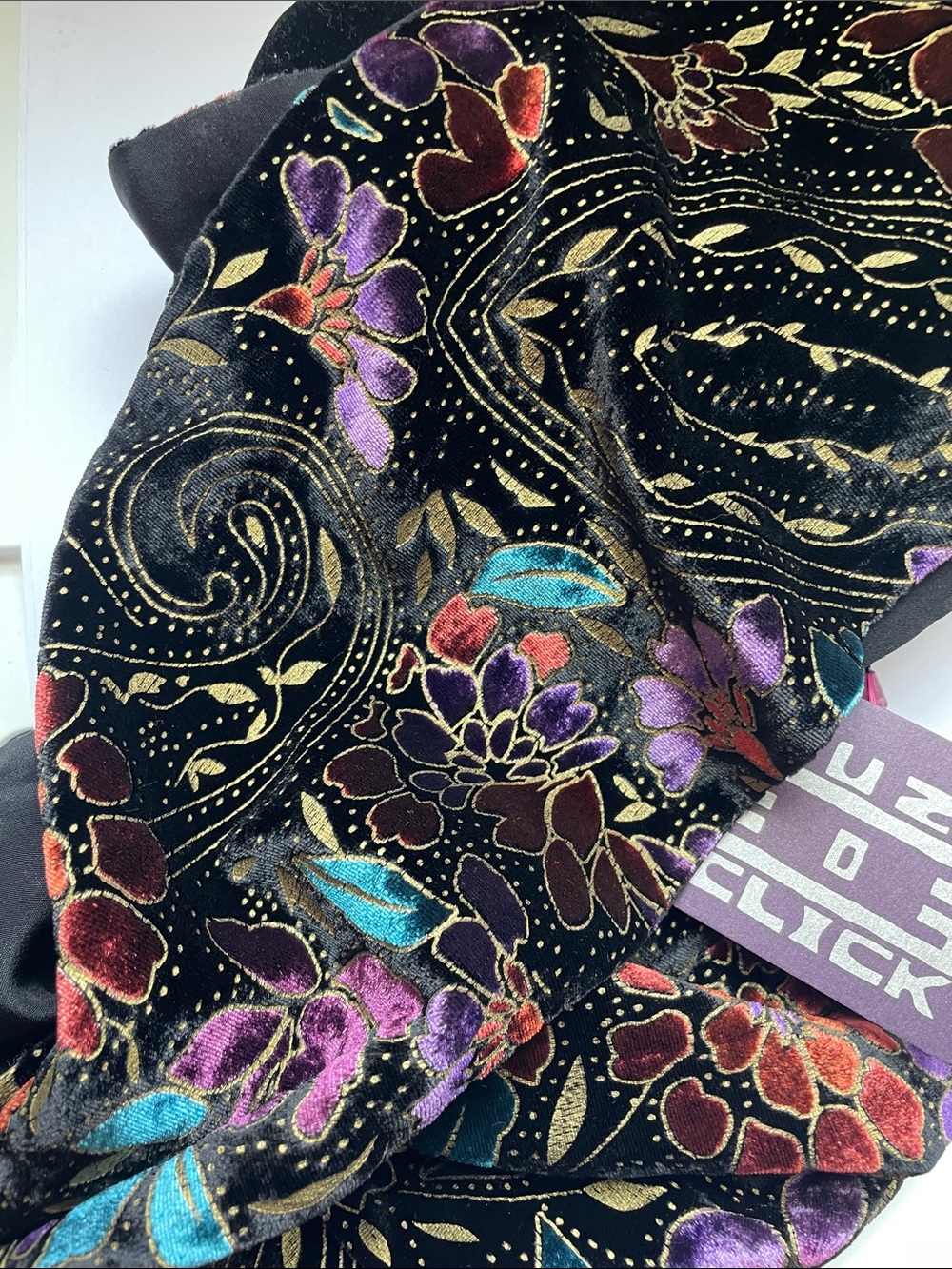 NWT SUZI O CLICK VELVET AND SILK SCARF